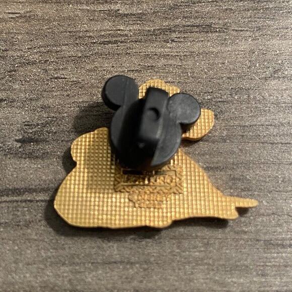 Walt Disney World The Lion King Vintage Timon Enamel Pin Timon Eating a Bug Pin - Picture 3 of 3